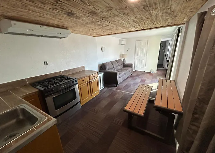 Of The Hill 3rd Street Homestay Camp Verde